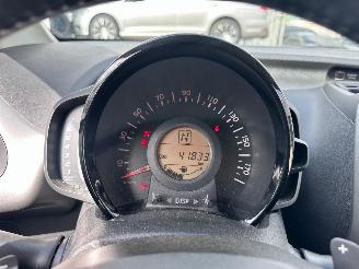 Peugeot 108 1.0 AUTOMAAT picture 9