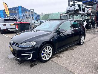 krockskadad bil auto Volkswagen Golf 1.4 TSI / GTE / DSG / PANO 2016/10