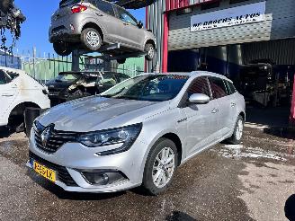 Schadeauto Renault Mégane 1.5 BLUE DCI LIMITED 2019/8