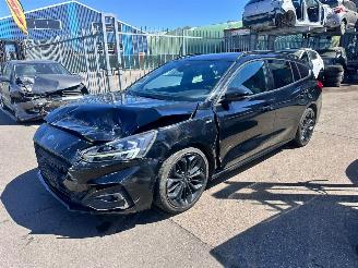uszkodzony samochody osobowe Ford Focus 1.5 ST-LINE X / AUTOMAAT 2019/2