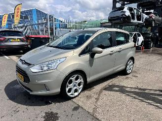 Unfallwagen Ford B-Max 1.6 TI-VCT / AUTOMAAT 2013/5