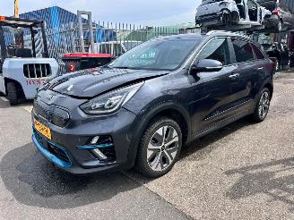 krockskadad bil auto Kia e-Niro EXECUTIVE 64 KWH 2020/3