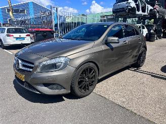 uszkodzony samochody osobowe Mercedes A-klasse 180 CDI AMBITION / AUTOMAAT 2013/3