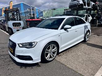 Schadeauto Audi A3 1.4 TFSI / DSG /  S LINE / LIMOUSINE / 2014/4