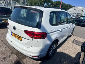 Volkswagen Touran 1.0 TSI 7 PERSOON picture 4