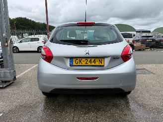 Peugeot 208 1.2 VTI ACTIVE picture 5