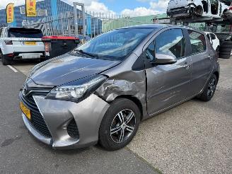 Schadeauto Toyota Yaris 1.0 VVT-i 2014/10