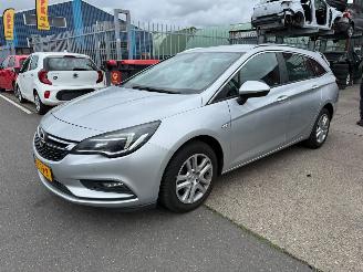 Schadeauto Opel Astra 1.6 CDTI / AUTOM / SPORTS TOURER 2017/6