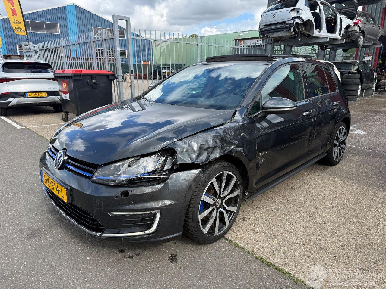 Volkswagen Golf 1.4 TSI / GTE / DSG / PANO