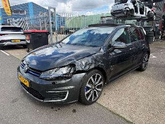 Coche accidentado Volkswagen Golf 1.4 TSI / GTE / DSG / PANO 2015/9
