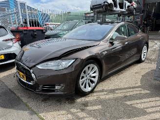 Damaged car Tesla Model S P85+ PERFORMANCE 2013/11