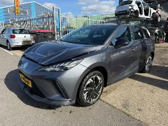 krockskadad bil auto MG MG4 ELECTIC 51 KWH 2023/10