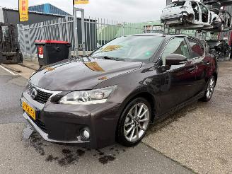 Auto incidentate Lexus Ct 200H BUSINESS STYLE / LEER 2013/12