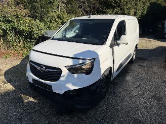 Opel Combo 1.6D L2H1  LANGE UITVOERING ALLEEN VOOR ONDERDELEN picture 3
