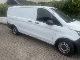 skadebil bedrijf Mercedes Vito 114 CDI LANG AIRCO 210000NAP 2019/11