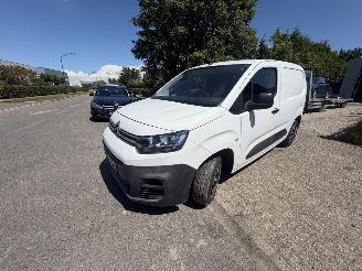 skadebil bedrijf Citroën Berlingo 1.5 BlueHDI Club 106000 NAP 2021/9