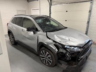 damaged passenger cars Toyota Corolla Cross HYBRID 2024/11