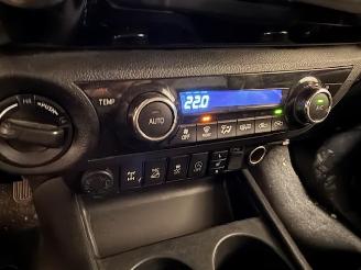 Toyota Hilux  picture 13