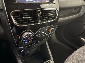 Renault Clio  picture 16