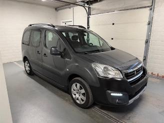 Damaged car Peugeot Partner Tepee  2016/11