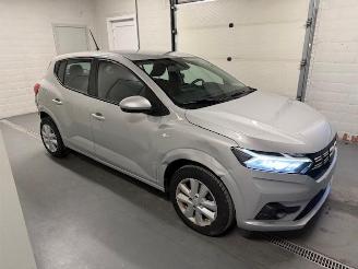 krockskadad bil auto Dacia Sandero  2023/6
