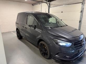 krockskadad bil auto Mercedes Citan SPORT 2025/3