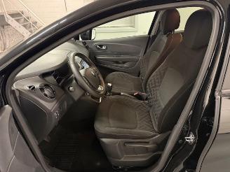 Renault Captur  picture 10