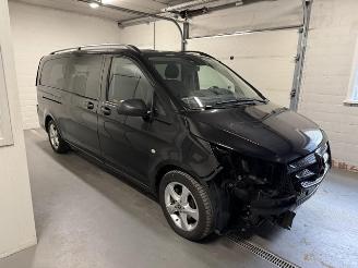 krockskadad bil auto Mercedes Vito  2023/9