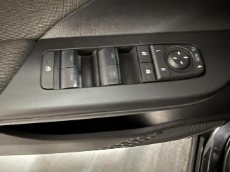 Toyota C-HR  picture 11