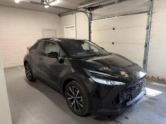 Vaurioauto  passenger cars Toyota C-HR  2025/8
