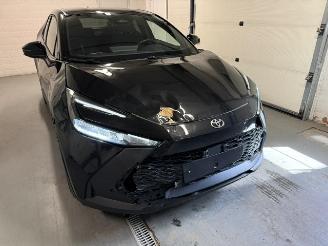 Toyota C-HR  picture 2