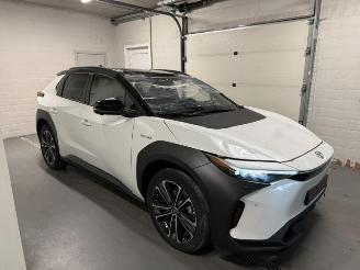 Voiture accidenté Toyota bZ4X  2025/5
