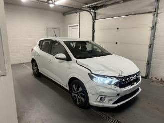 krockskadad bil auto Dacia Sandero  2025/8
