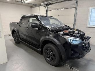 krockskadad bil auto Isuzu D-Max  2025/7