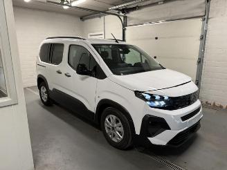 Voiture accidenté Peugeot Rifter  2026/4