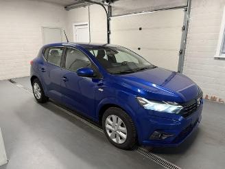 krockskadad bil auto Dacia Sandero  2021/12
