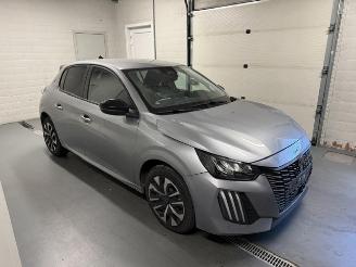 krockskadad bil auto Peugeot 208  2025/11