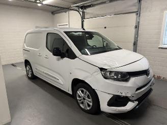 uszkodzony samochody osobowe Toyota ProAce  2023/6