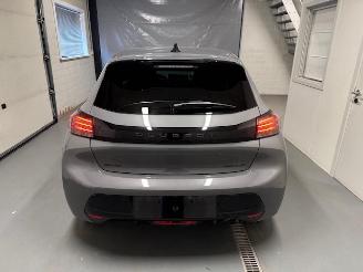Peugeot 208  picture 5