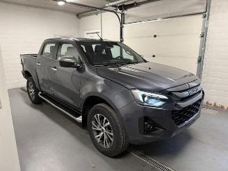 Vaurioauto  passenger cars Isuzu D-Max  2025/5