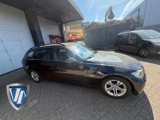 Dezmembrări autoturisme BMW 3-serie 3 serie Touring (E91), Combi, 2004 / 2012 325i 24V 2007/12