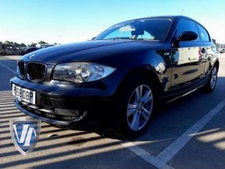 Coche siniestrado BMW 1-serie 1 serie (E81), Hatchback 3-drs, 2006 / 2012 118d 16V 2008/8