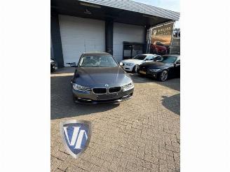 Coche siniestrado BMW 3-serie 3 serie (F30), Sedan, 2011 / 2018 328i 2.0 16V 2014/9