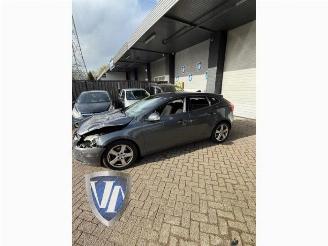 Volvo V-40 V40 (MV), Hatchback 5-drs, 2012 / 2019 1.6 T3 GTDi 16V picture 4