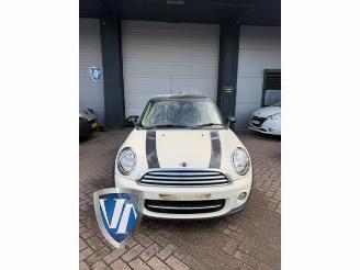 Vaurioauto  passenger cars Mini Cooper Mini (R56), Hatchback, 2006 / 2013 1.6 Cooper D 16V 2013/9