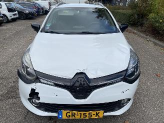 uszkodzony samochody osobowe Renault Clio 0.9 2015/8