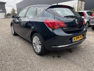 Vaurioauto  passenger cars Opel Astra 1.4T 2014/6