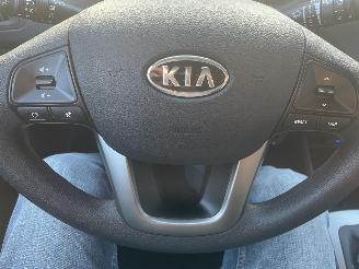 Kia Rio 5drs airco picture 15