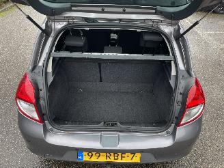 Renault Clio 1.5 dci 5drs picture 10