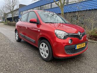 Vaurioauto  passenger cars Renault Twingo 5drs airco 2014/9